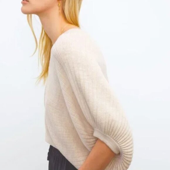Club Monaco Dolman quarter sleeve v neck - Picture 4 of 4